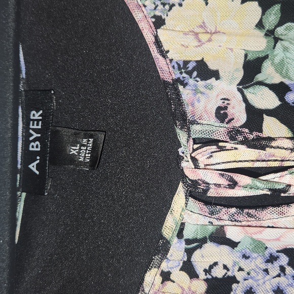 A. BYER blouse - Picture 3 of 8